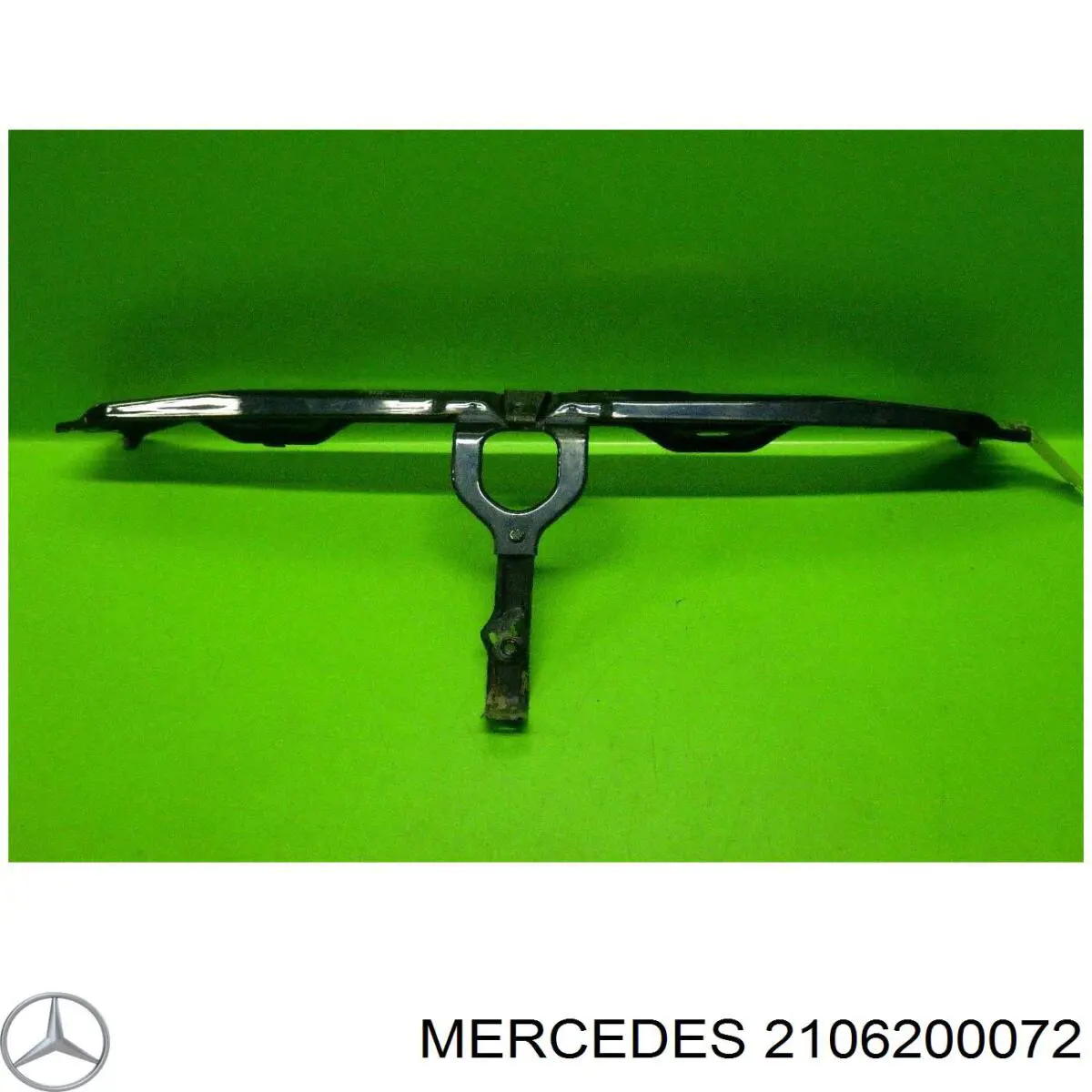 2106200072 Mercedes soporte de radiador superior (panel de montaje para foco)