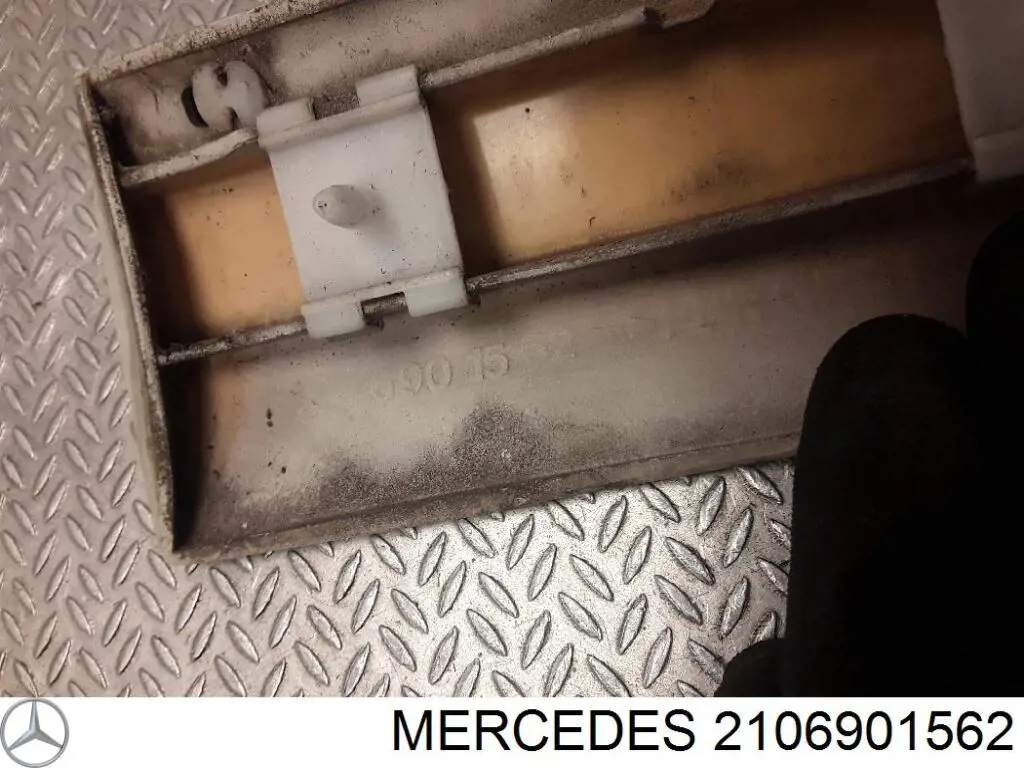 2106901562 Mercedes