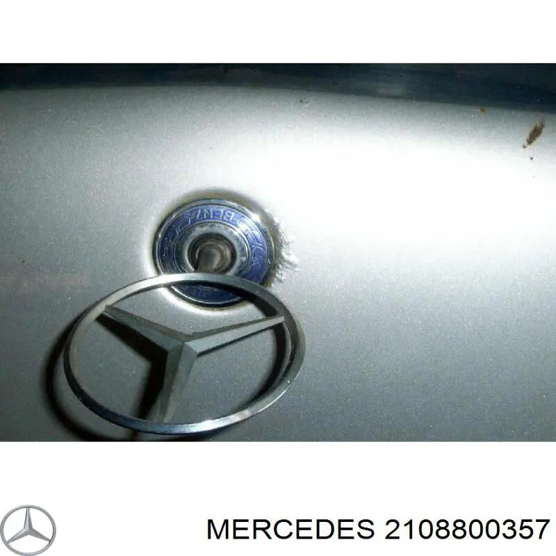 2108800357 Mercedes capó