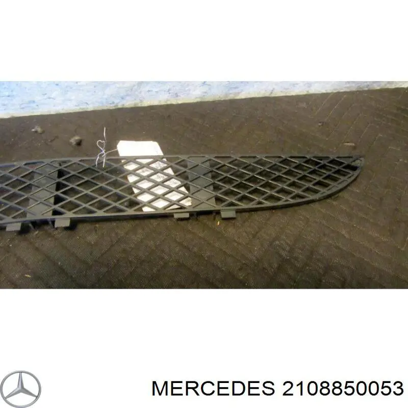 2108850053 Mercedes rejilla de ventilación, parachoques trasero, central