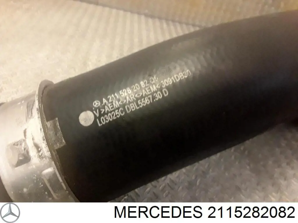 2115282082 Mercedes tubo flexible de aire de sobrealimentación derecho