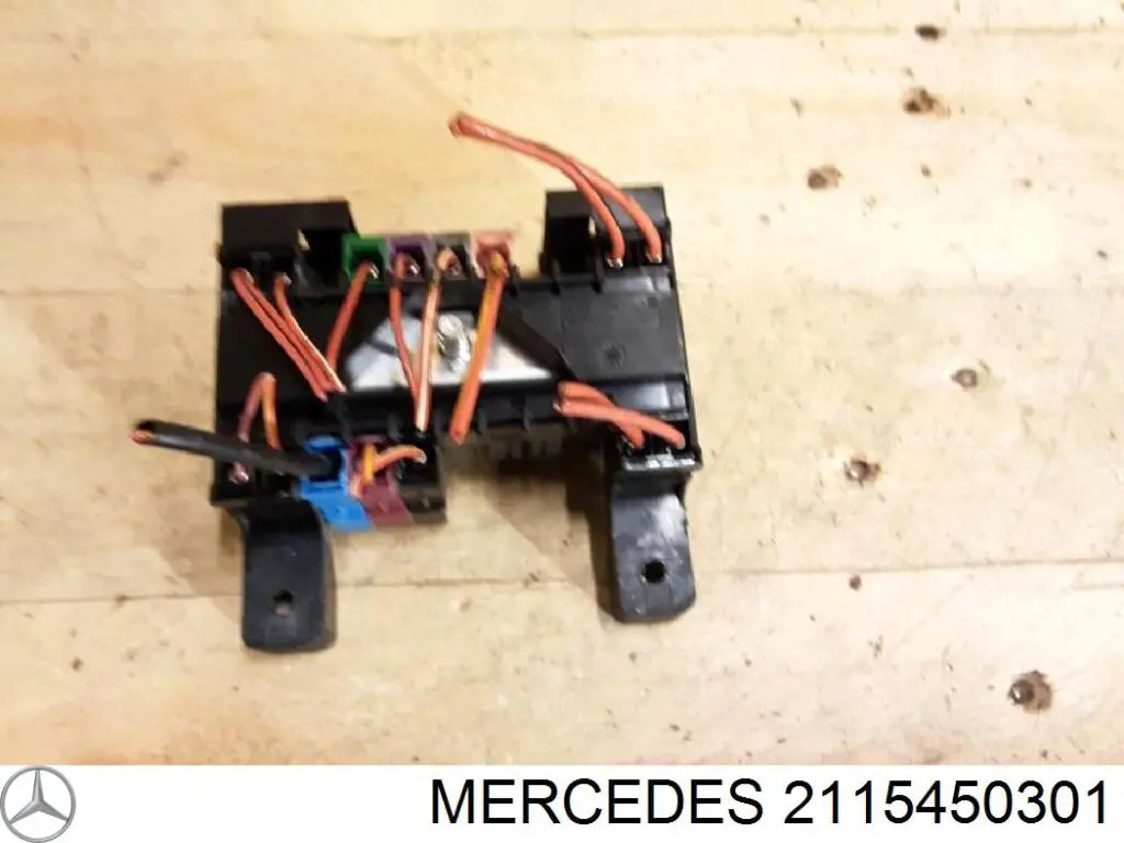Caja de fusibles trasera interior Mercedes 2115450301 precio, desde 37,75 EUR