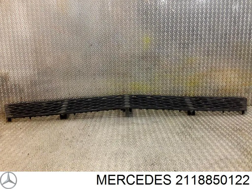 2118850122 Mercedes rejilla de ventilación, parachoques trasero, central