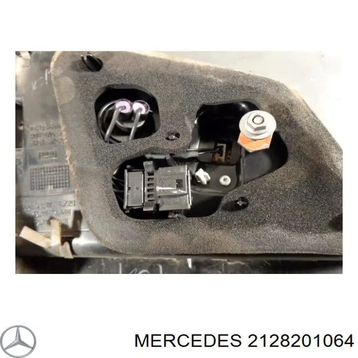 2128201064 Mercedes piloto posterior interior derecho