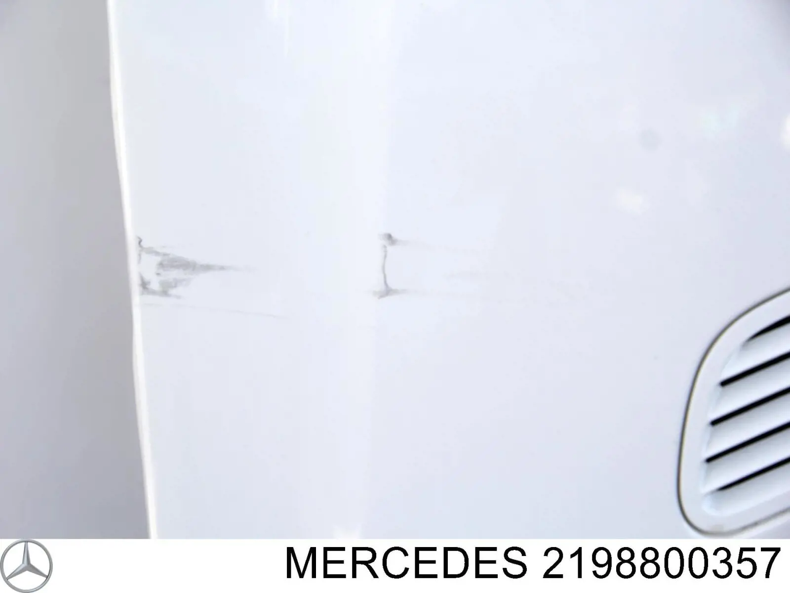 2198800357 Mercedes capó del motor