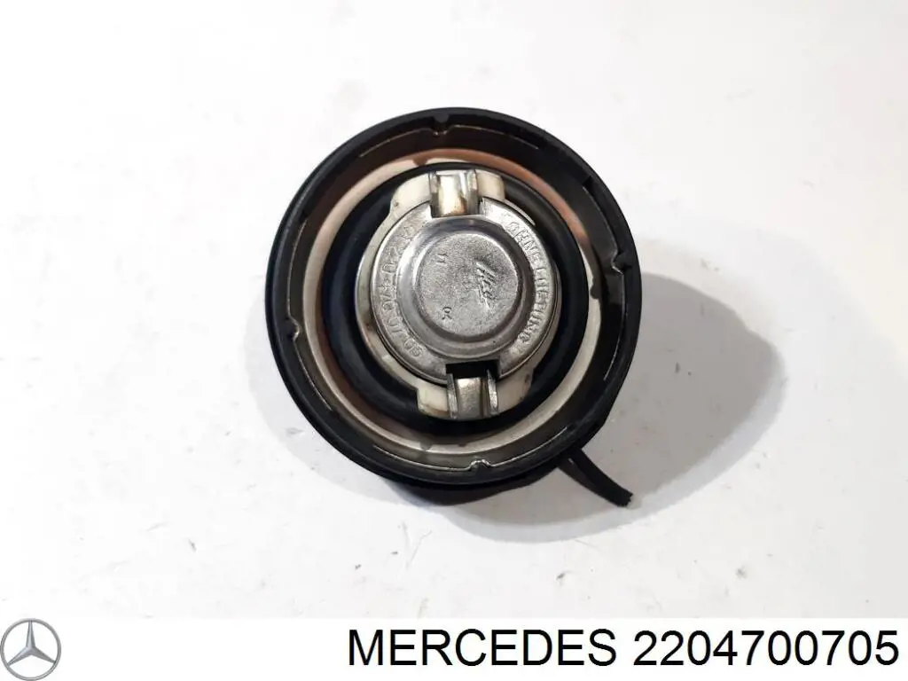 Comprar 2204700705 Mercedes Tapa de depósito de combustible