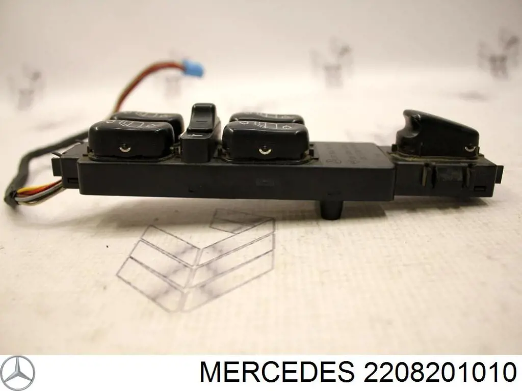 Interruptor de elevalunas delantera izquierda 2208201010 Mercedes