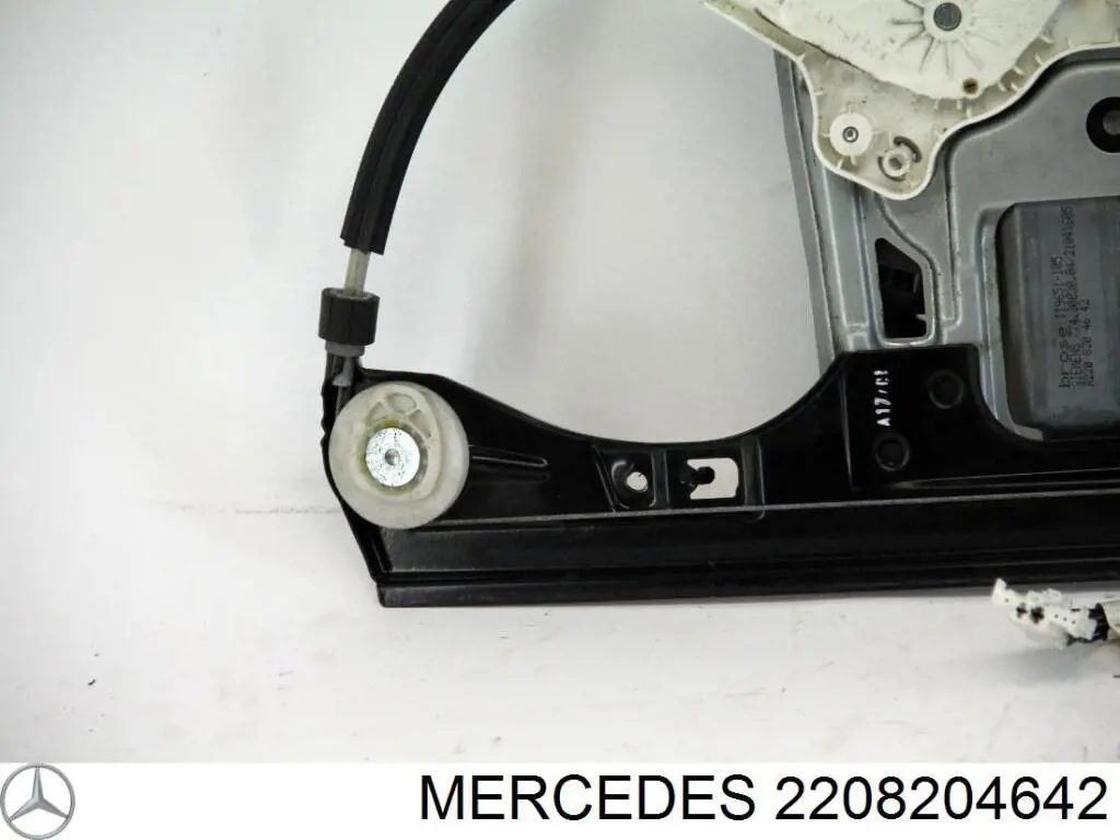 Motor del elevalunas de la puerta delantera derecha Mercedes 2208205442 precio, desde 45,01 EUR