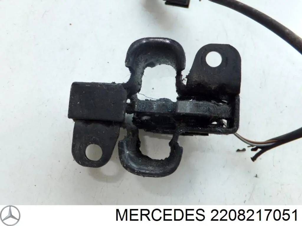 A2208217051 Mercedes cerradura del capó de motor