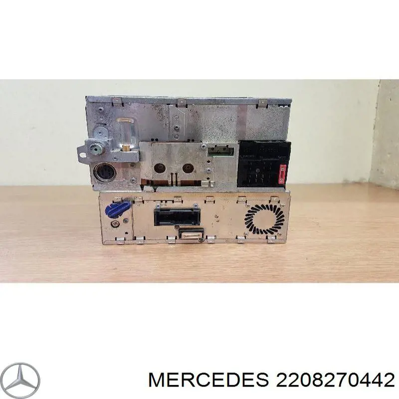 2208270442 Mercedes Radio AM/FM