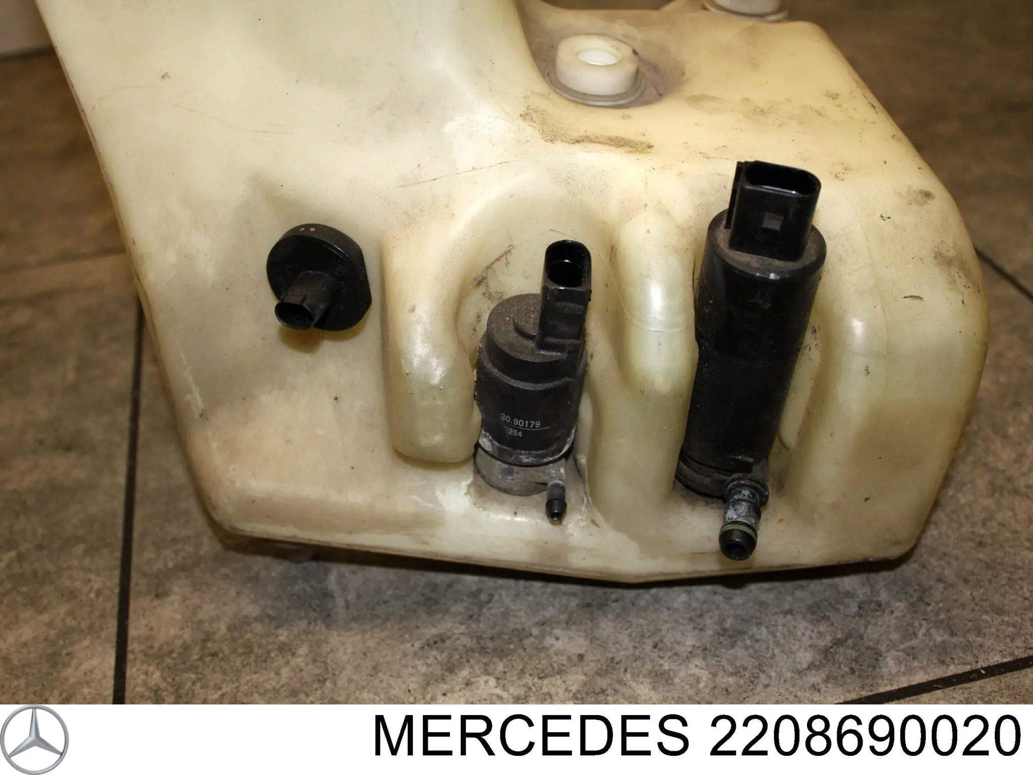 Depósito del agua de lavado, lavado de parabrisas Mercedes S (W220)