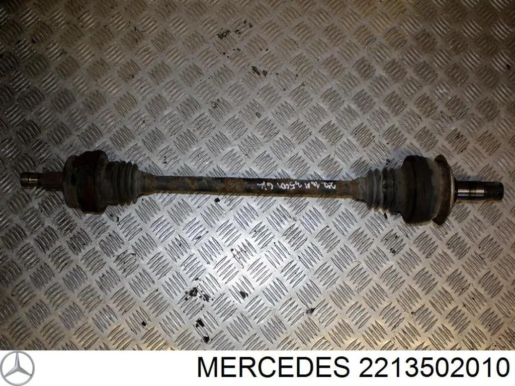 2213502010 Mercedes árbol de transmisión trasero