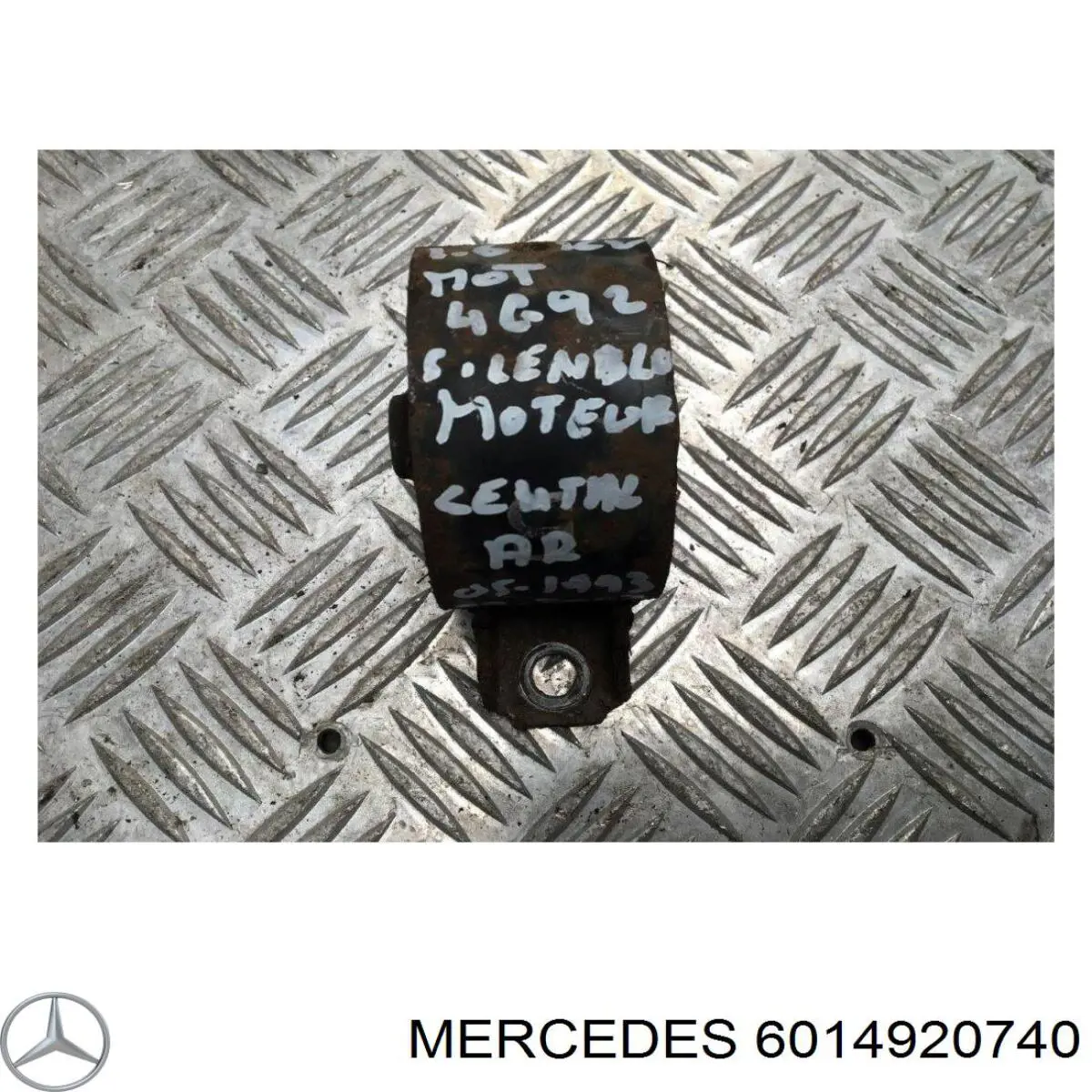 Abrazadera de sujeción delantera A6014920740 Mercedes