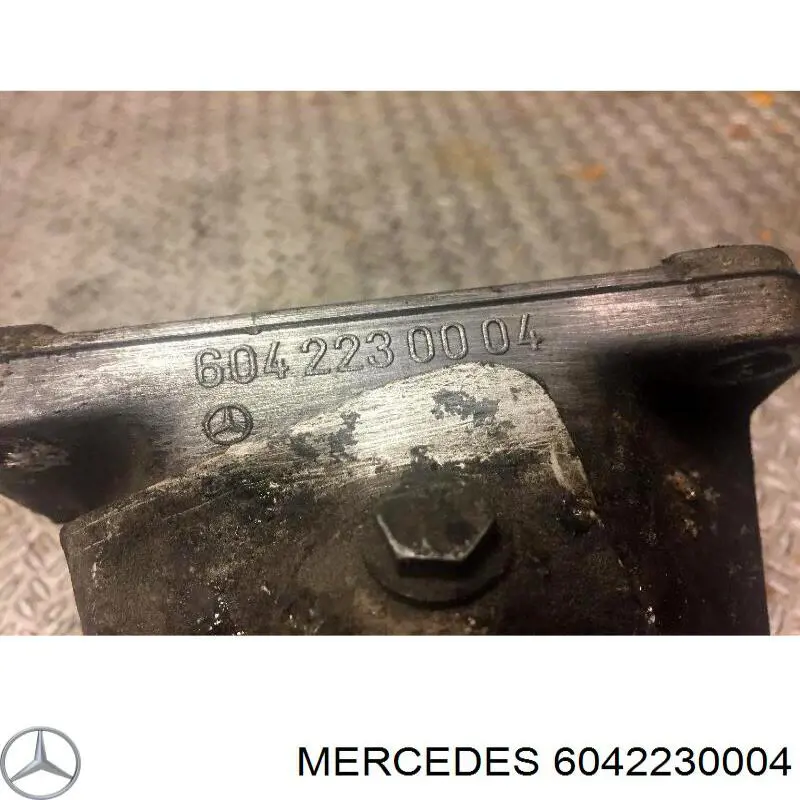 Soporte para taco de motor derecho para Mercedes C (S202)