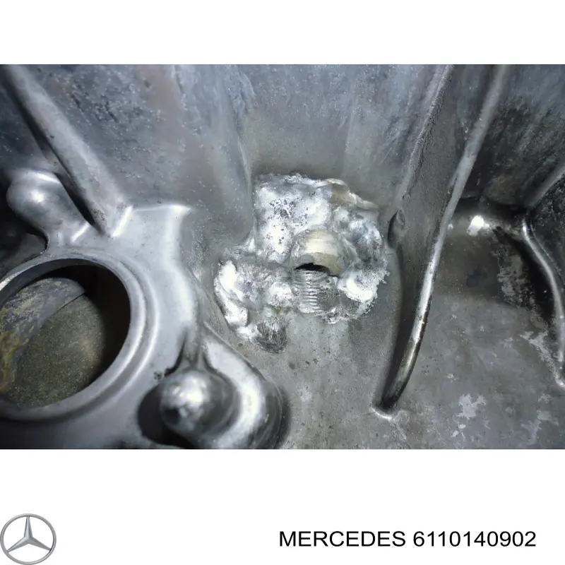 Cárter de aceite del motor Mercedes A6110140402 precio, desde 153,99 EUR