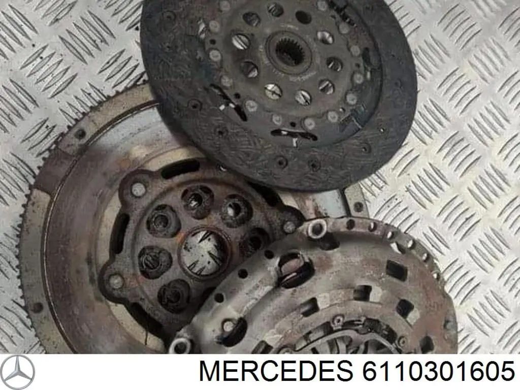 6110301605 Mercedes volante de motor