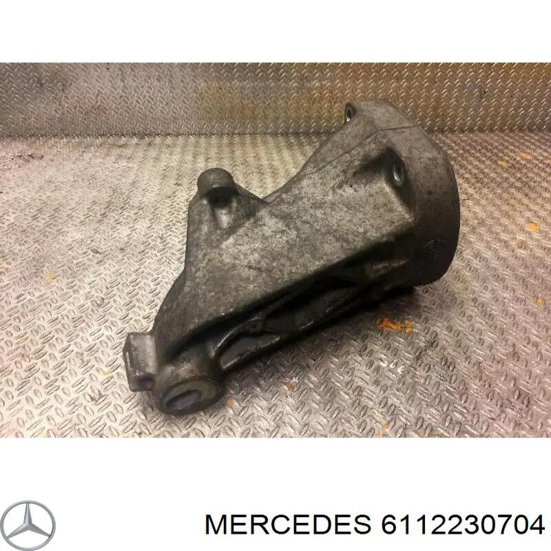 6112230704 Mercedes soporte para taco de motor izquierdo