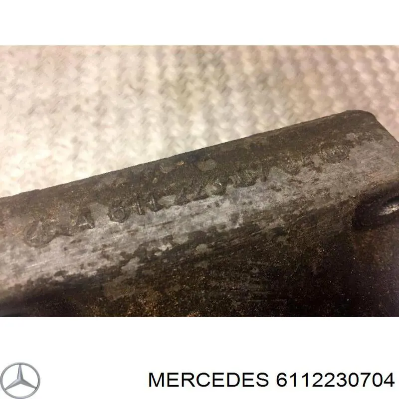 Soporte del soporte izquierdo del motor Mercedes 6112230704 precio, desde 39,20 EUR