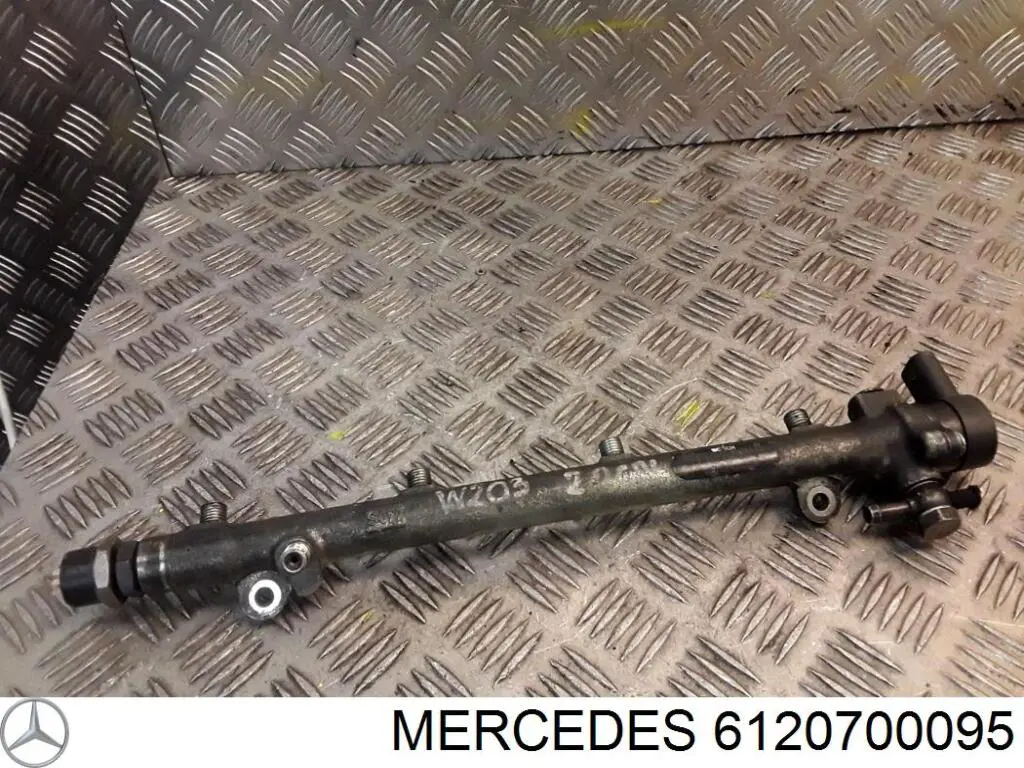 Rampa de combustible Mercedes 6120700095 precio, desde 133,58 EUR