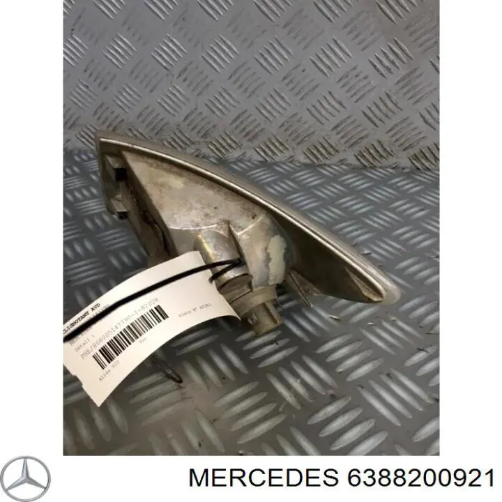 Intermitente derecho Mercedes V 638