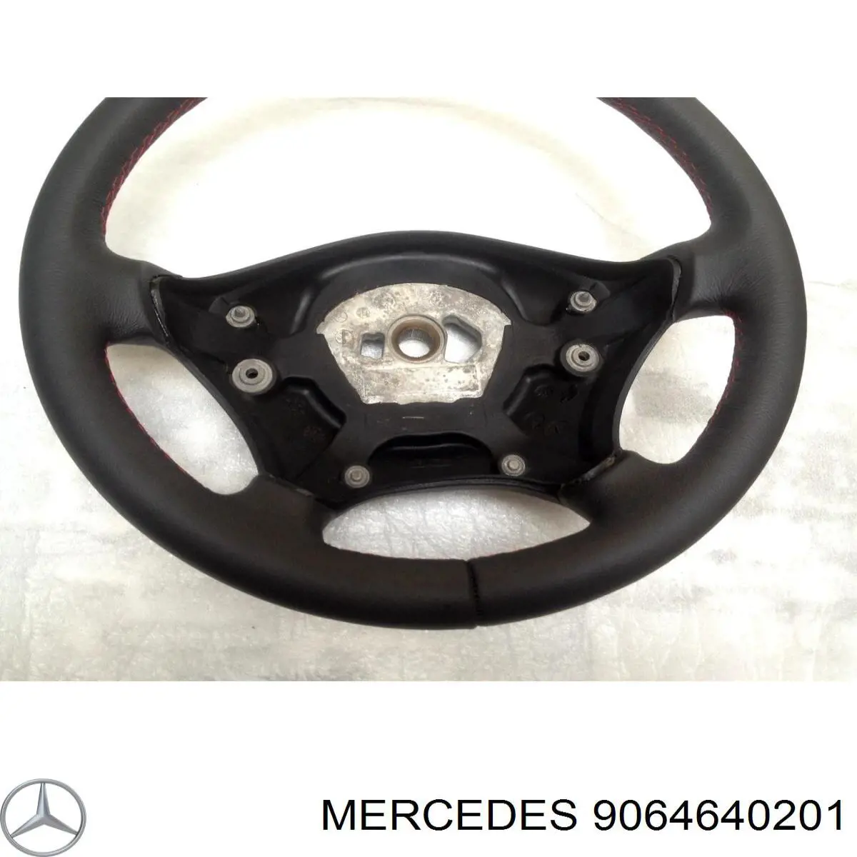 9064640201 Mercedes volante