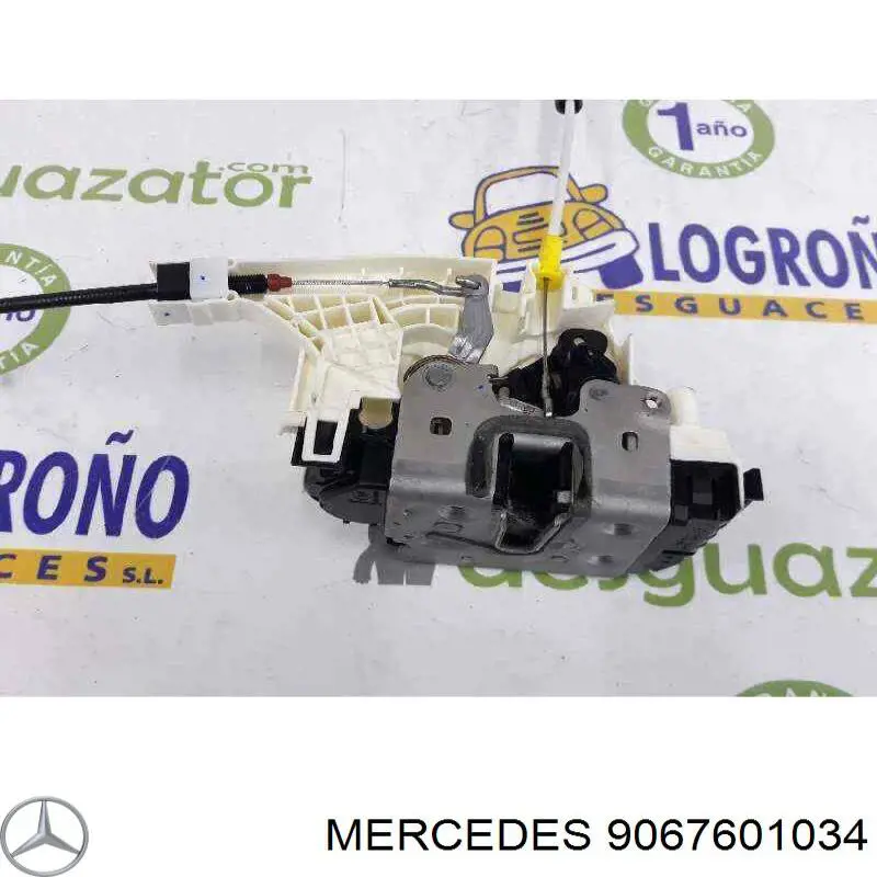 9067601034 Mercedes soporte de manilla exterior de puerta delantera derecha