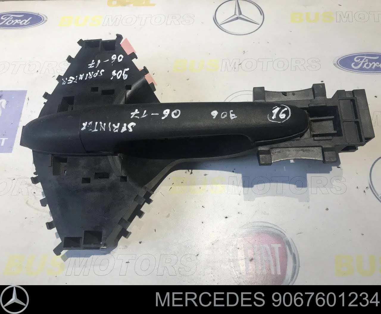 Comprar 9067601234 Mercedes Soporte de tirador exterior de puerta corrediza derecha