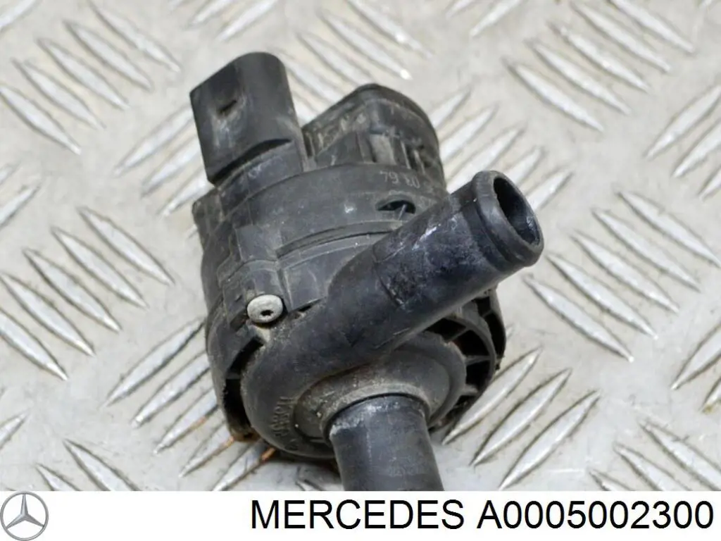 Bomba de agua eléctrica auxiliar 0005002300 Mercedes