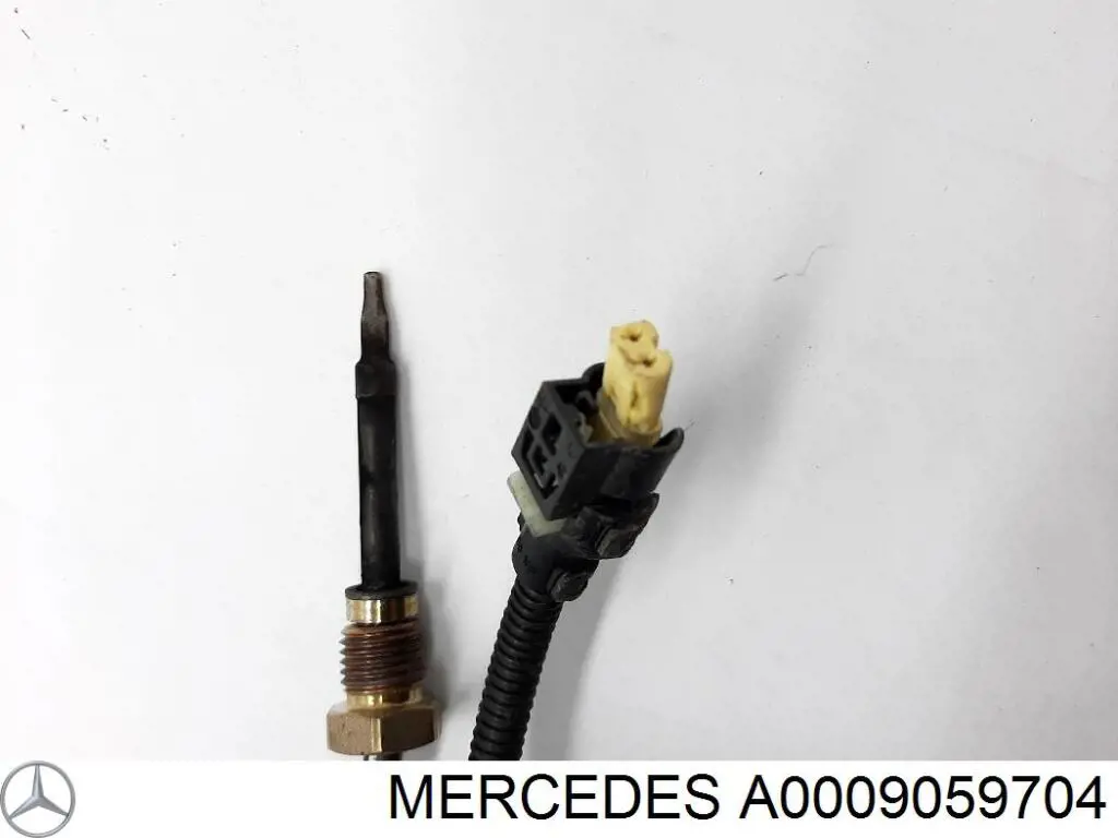 Sensor de temperatura de gases de escape antes del filtro de partículas A0009059704 Mercedes