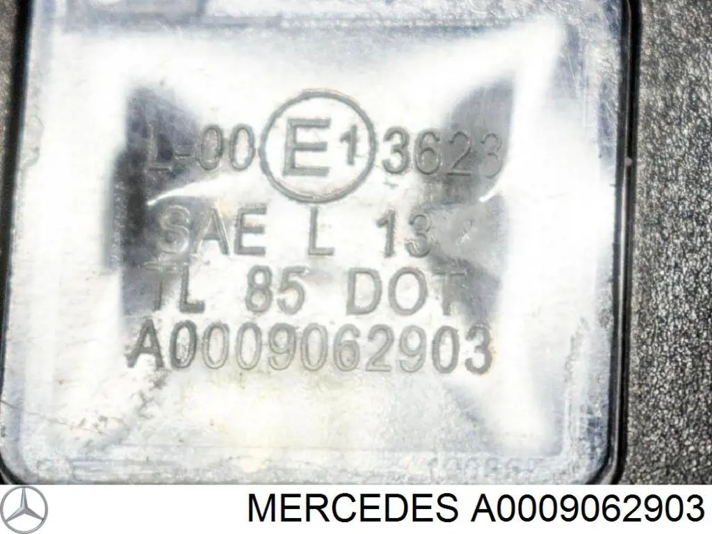 Comprar 0009062903 Mercedes Luz matricula