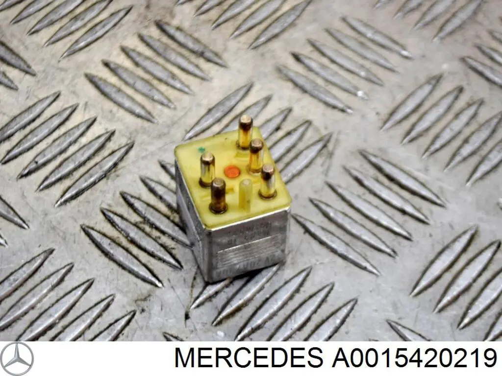 Relé eléctrico multifuncional Mercedes A0015420219 precio, desde 39,20 EUR