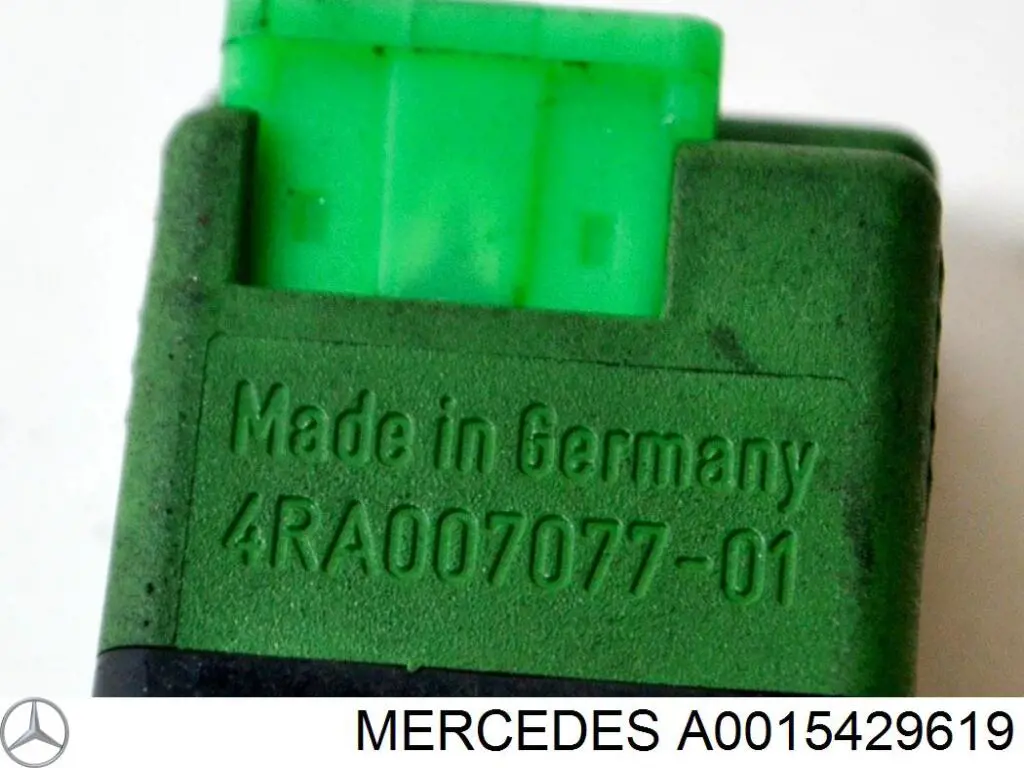 A0015429619 Mercedes rele de bomba electrica