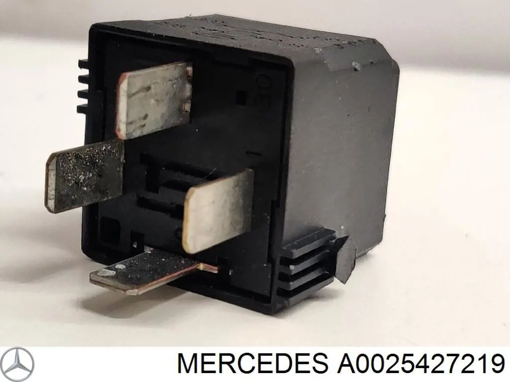 Relé eléctrico multifuncional A0025427219 Mercedes