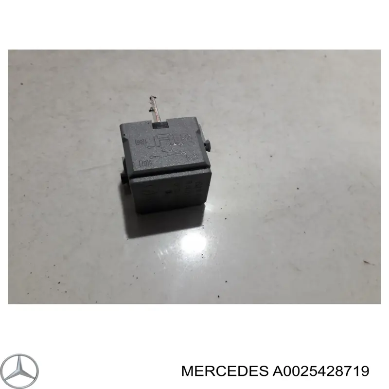 Relé de los calentadores A0025428719 Mercedes