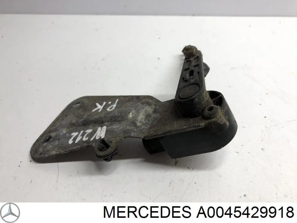 Sensor de nivel de carrocería trasero Mercedes A0045429918
