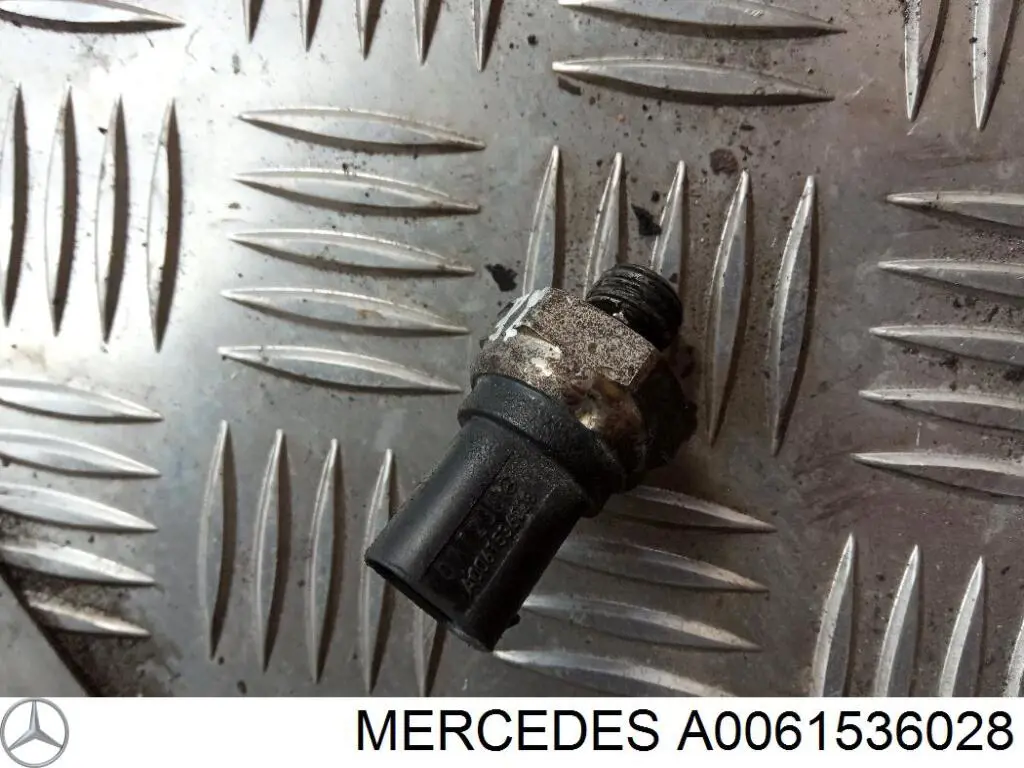 Sensor, presión gas de escape Mercedes A0061536028