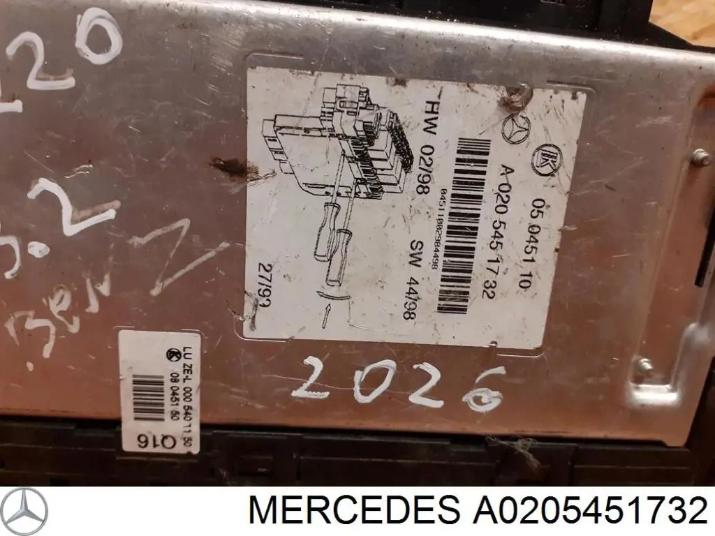 A0205451732 Mercedes caja de fusibles