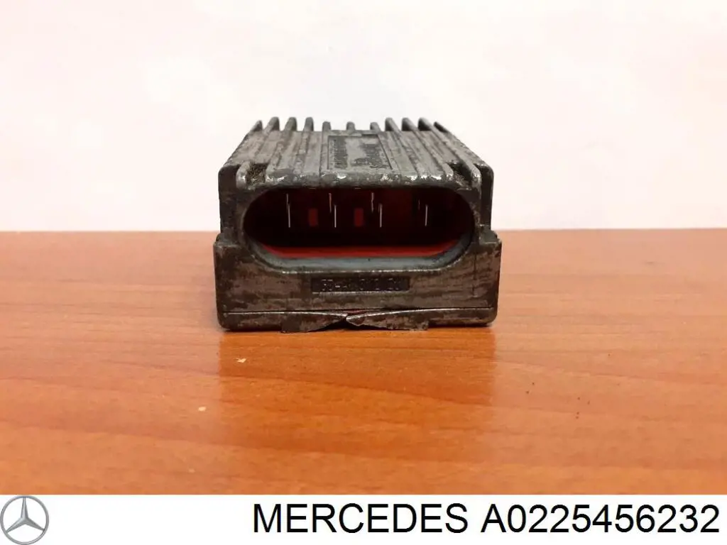 Comprar A0225456232 Mercedes Regulador de velocidad del ventilador de refrigeración (unidad de control)