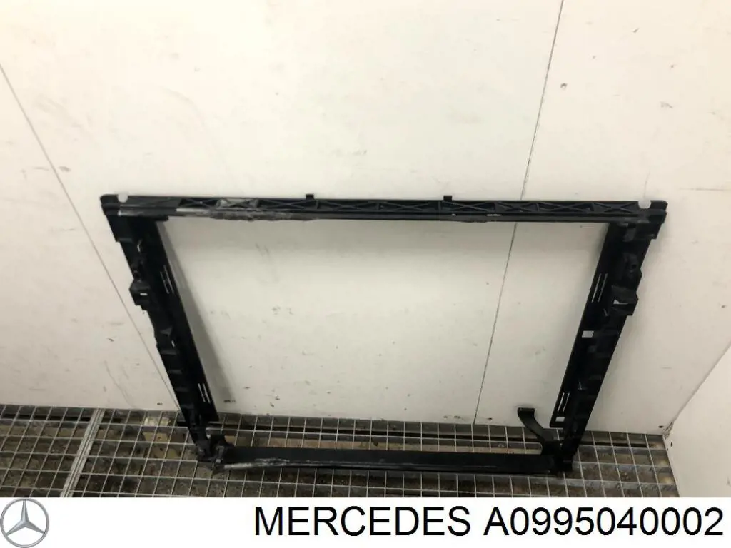 Soporte superior del radiador Mercedes A2515040214 precio, desde 11,00 EUR
