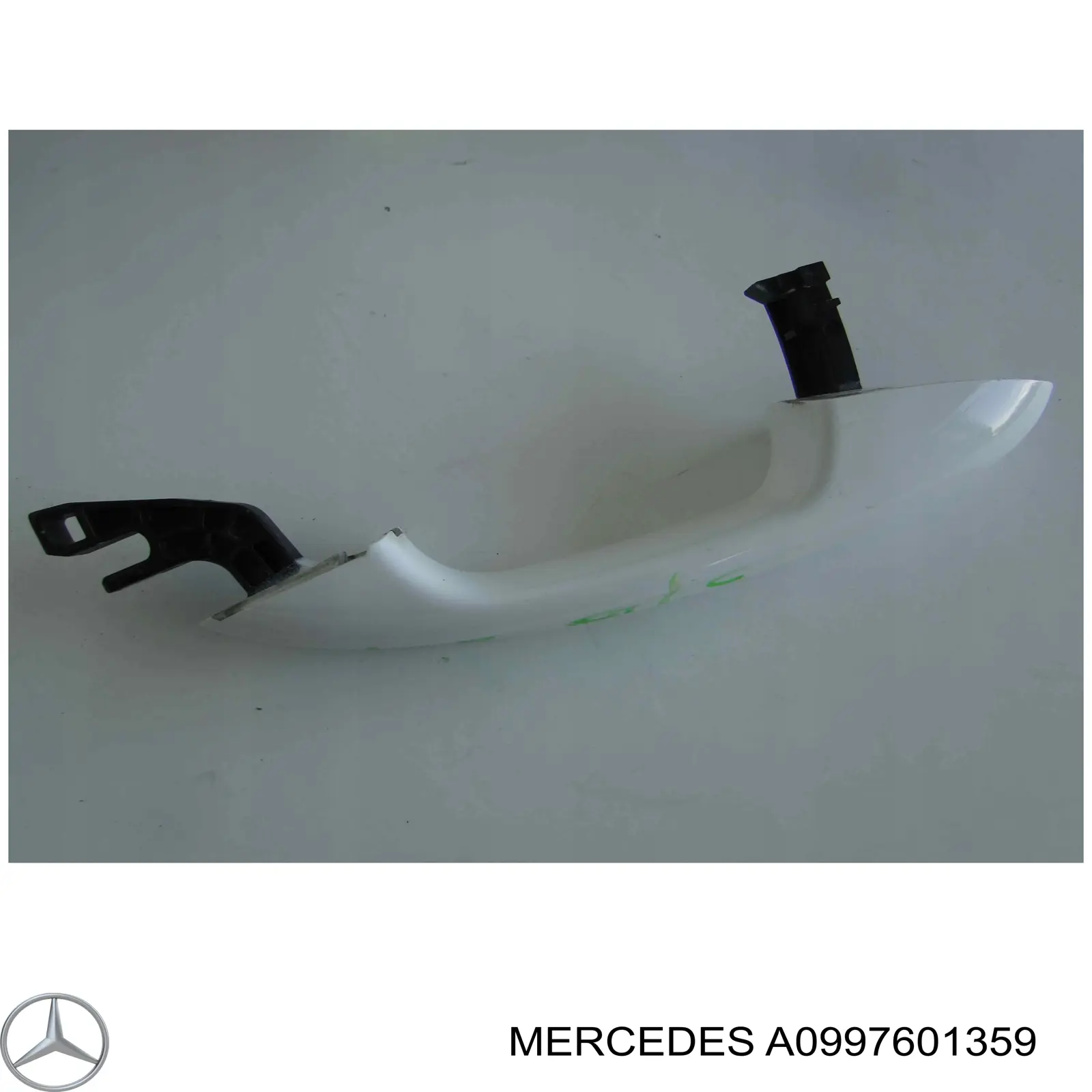 Manija exterior izquierda de puerta delantera A0997601359 Mercedes