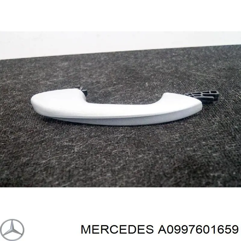 Manija exterior derecha de puerta delantera Mercedes A0997601659 precio, desde 56,63 EUR
