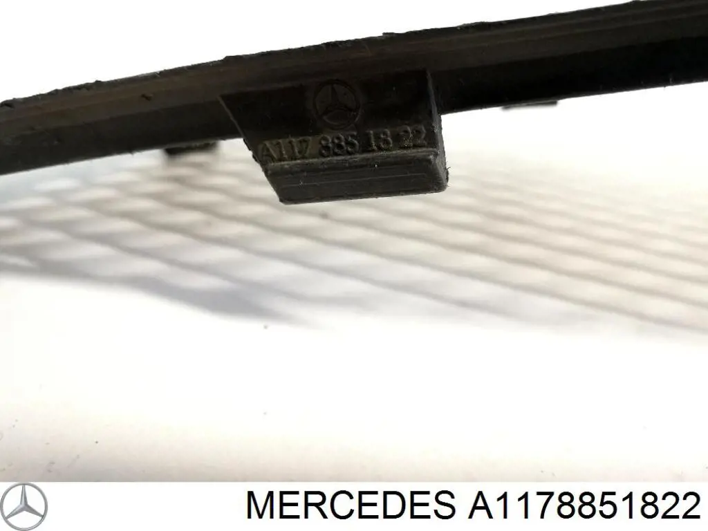 Rejilla derecha del parachoques delantero Mercedes A1178851822 precio, desde 26,82 EUR