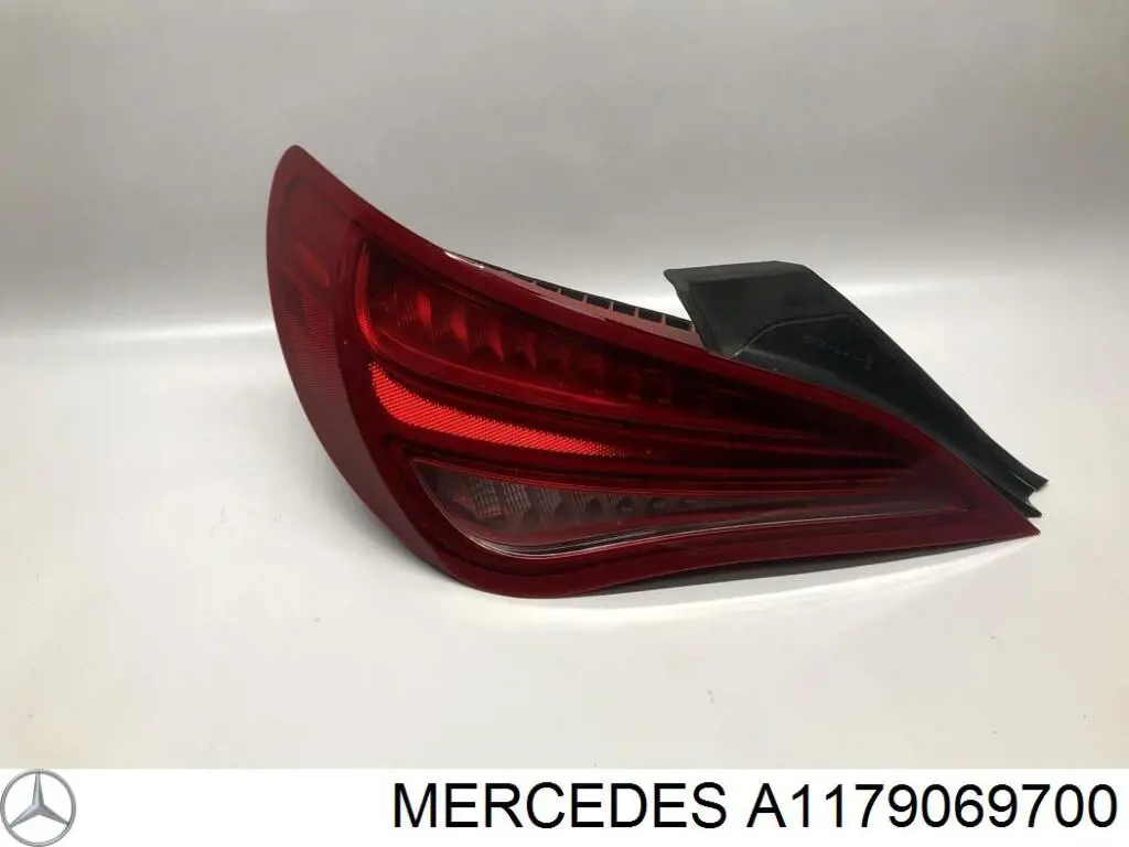 Piloto trasero izquierdo Mercedes A1179069700 precio, desde 195,02 EUR