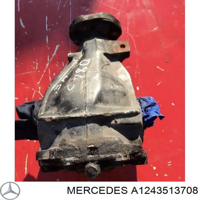 R1243513008 Mercedes cubierta engranaje trasero