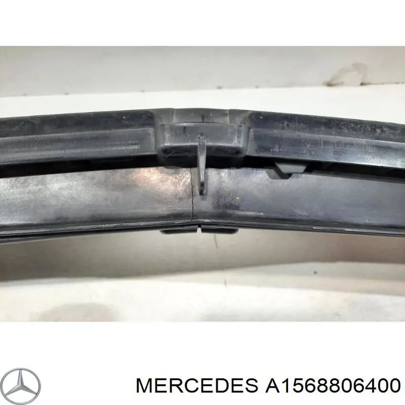 1568806400 Mercedes panal de radiador