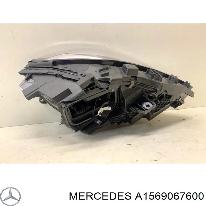 A1569067600 Mercedes faro derecho