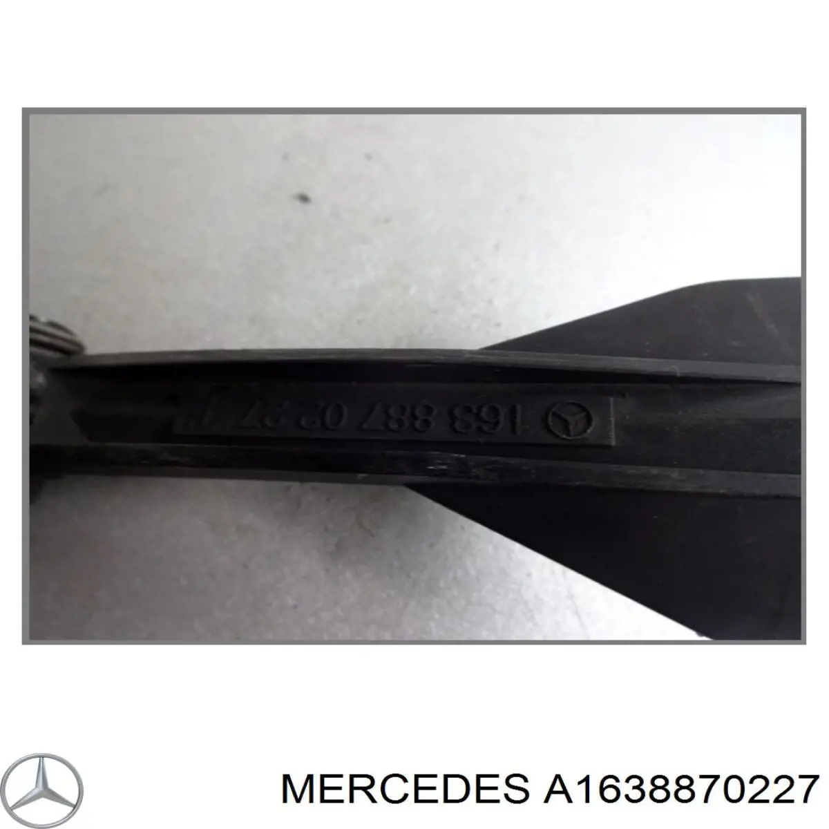 1638870227 Mercedes