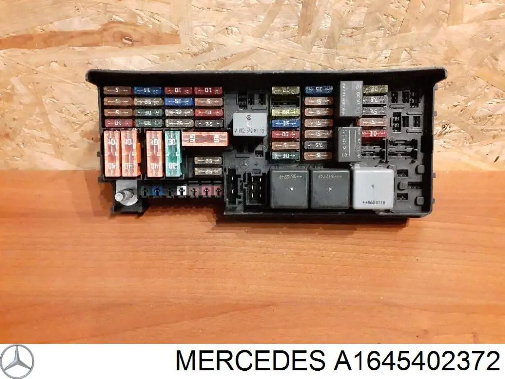 A1645402372 Mercedes caja de fusibles, trasera interior