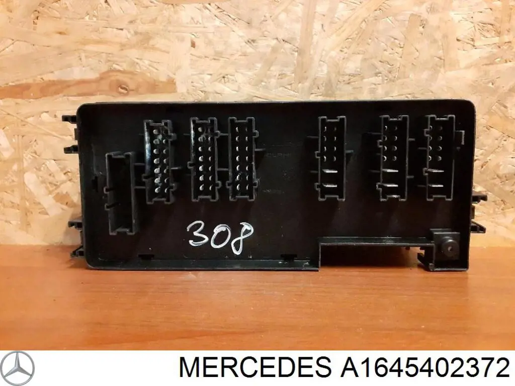 Caja de fusibles trasera interior Mercedes A1645402372 precio, desde 95,83 EUR