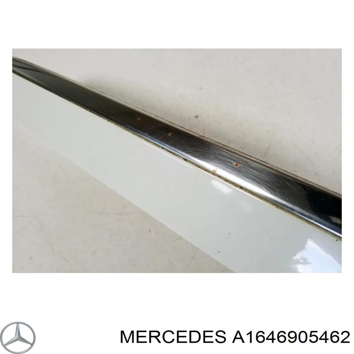 A1646905462 Mercedes Listón embellecedor de puerta trasera derecha